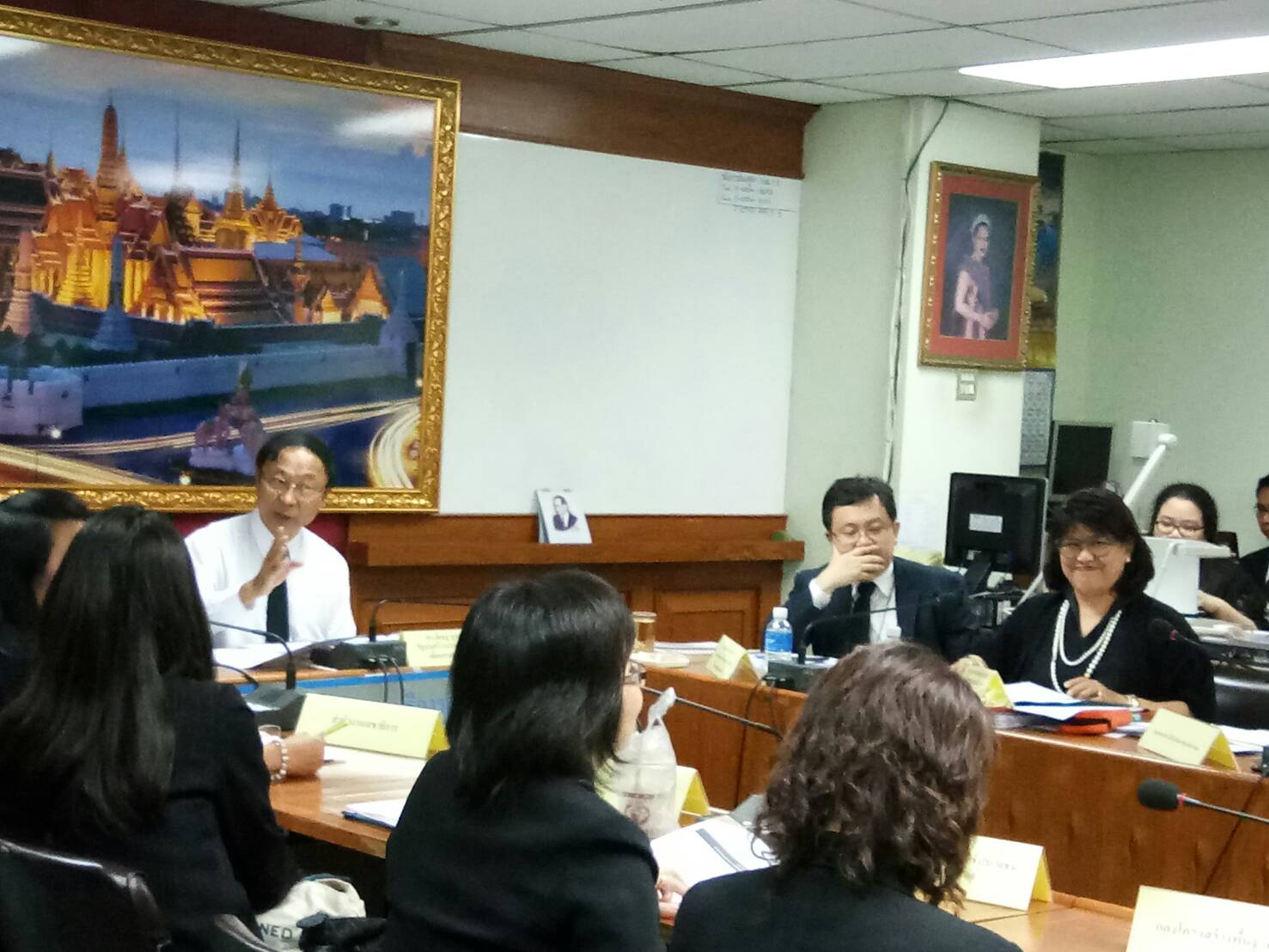 ดร.พิเชฐ ดุรงคเวโรจน์ รัฐมนตรีว่าการกระทรวงดิจิทัลเพื่อเศรษฐกิจและสังคม (ดีอี) เป็นประธานการประชุมมอบนโยบายการดำเนินงาน