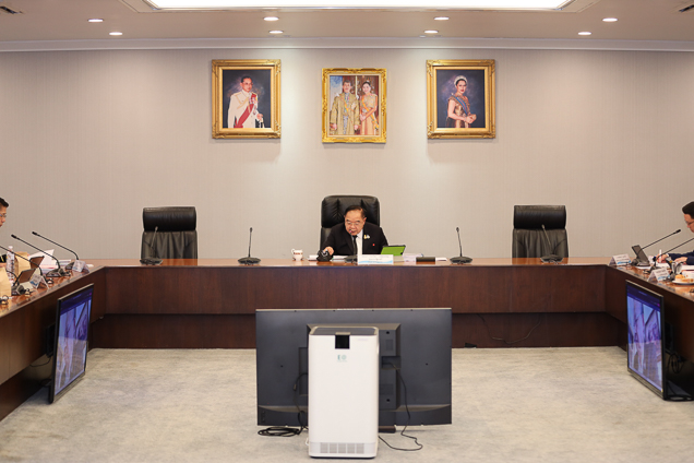 “บิ๊กป้อม” นั่งหัวโต๊ะบอร์ดฯ กองทุนดีอี พิจารณาอนุมัติโครงการ มุ่งยกระดับทักษะด้านเทคโนโลยีดิจิทัล  เพื่อรองรับการปรับเปลี่ยนโครงสร้างเศรษฐกิจยุค New Normal หลังวิกฤติโควิด 19 