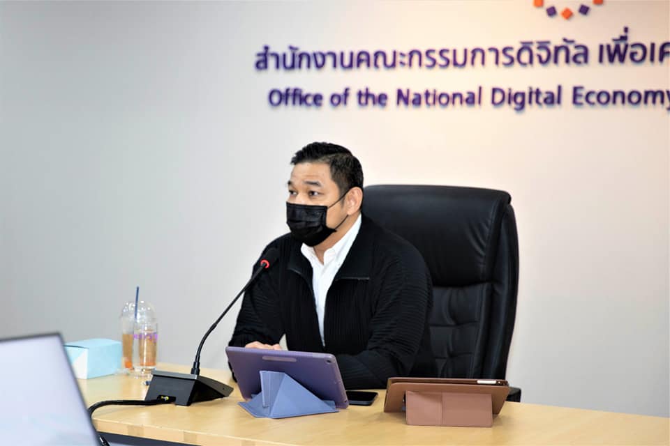 นายเอกพงษ์ หริ่มเจริญ รองเลขาธิการคณะกรรมการดิจิทัลเพื่อเศรษฐกิจและสังคมแห่งชาติ เป็นประธานกล่าวต้อนรับ นายปรีชา เจนณรงค์ ปลัดเทศบาลตำบลราไวย์ จังหวัดภูเก็ต และคณะ