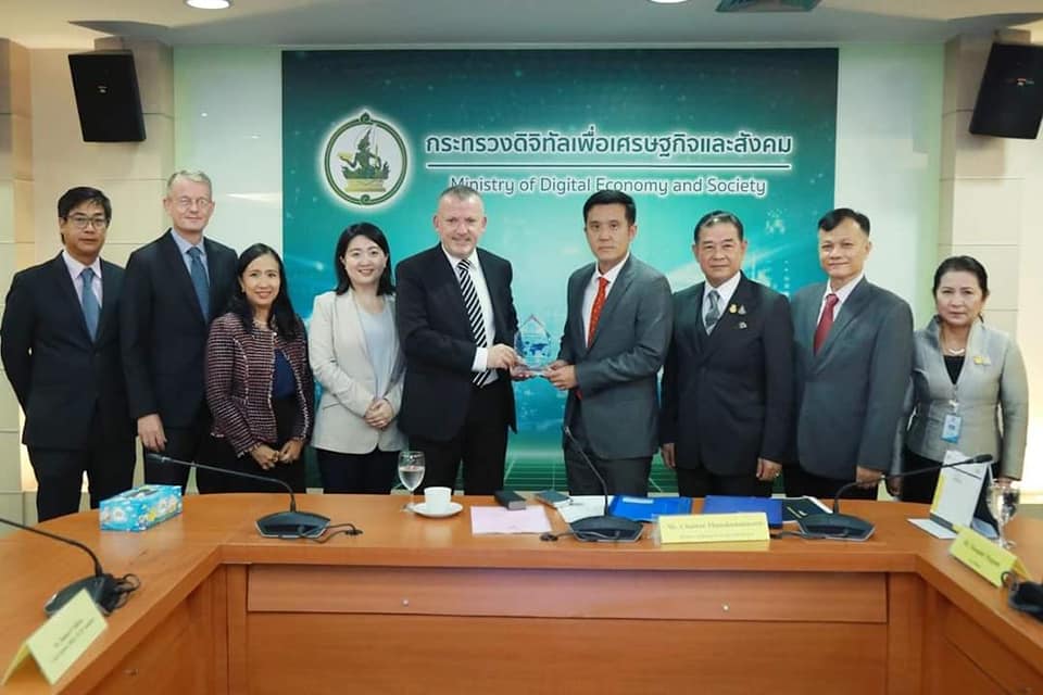 ต้อนรับ นาย Damien O’Sullivan ประธานบริหารของมูลนิธิ ICDL แห่งสหภาพยุโรป และคณะ ในโอกาสเยี่ยมคารวะและเข้าพบหารือ