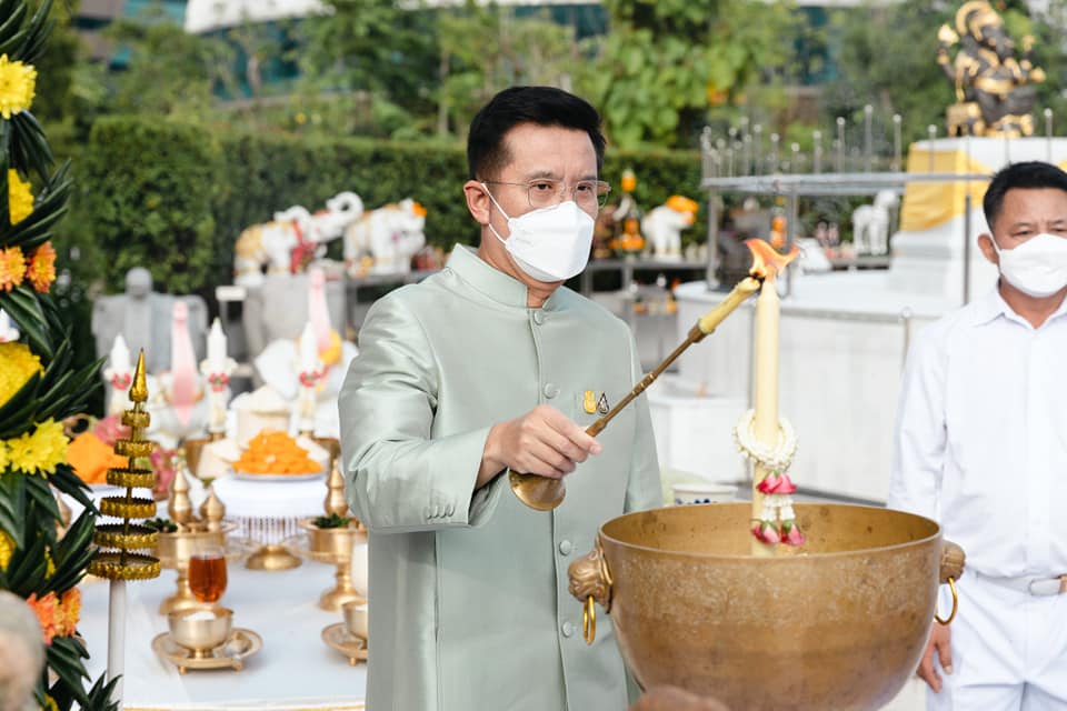 พิธีถวายสักการะพระพรหม เนื่องในวันคล้ายวันสถาปนากระทรวงดิจิทัลเพื่อเศรษฐกิจและสังคม และสำนักงานคณะกรรมการดิจิทัลเพื่อเศรษฐกิจและสังคมแห่งชาติ (สดช.) ครบรอบ 6 ปี