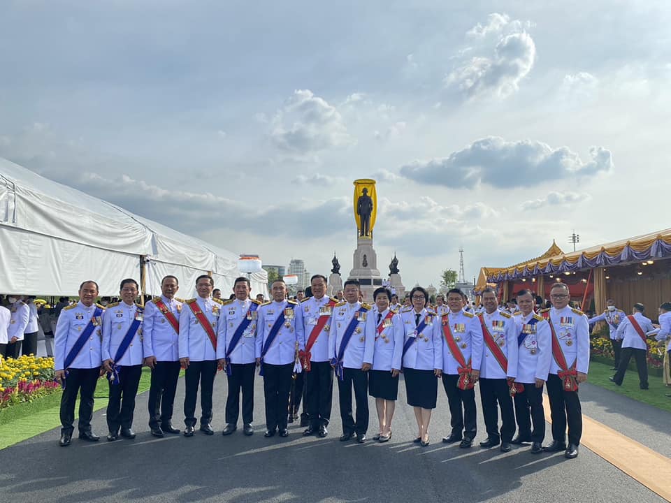 เลขาธิการ สดช. ร่วมเข้าเฝ้าทูลละอองธุลีพระบาท พระบาทสมเด็จพระเจ้าอยู่หัว และสมเด็จพระนางเจ้าฯ พระบรมราชินี ในการเสด็จพระราชดำเนิน ไปในการพิธีเปิดพระบรมราชานุสาวรีย์พระบาทสมเด็จพระบรมชนกาธิเบศร มหาภูมิ