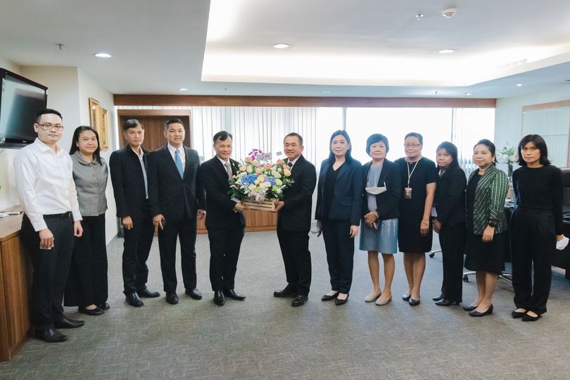 เลขา สดช. และ รองเลขา สดช. ร่วมแสดงความยินดีกับนายวิศิษฏ์ วิศิษฏ์สรอรรถ เนื่องในโอกาสมีพระบรมราชโองการโปรดเกล้าโปรดกระหม่อมให้ดำรงตำแหน่ง ปลัดกระทรวงดิจิทัลเพื่อเศรษฐกิจและสังคม