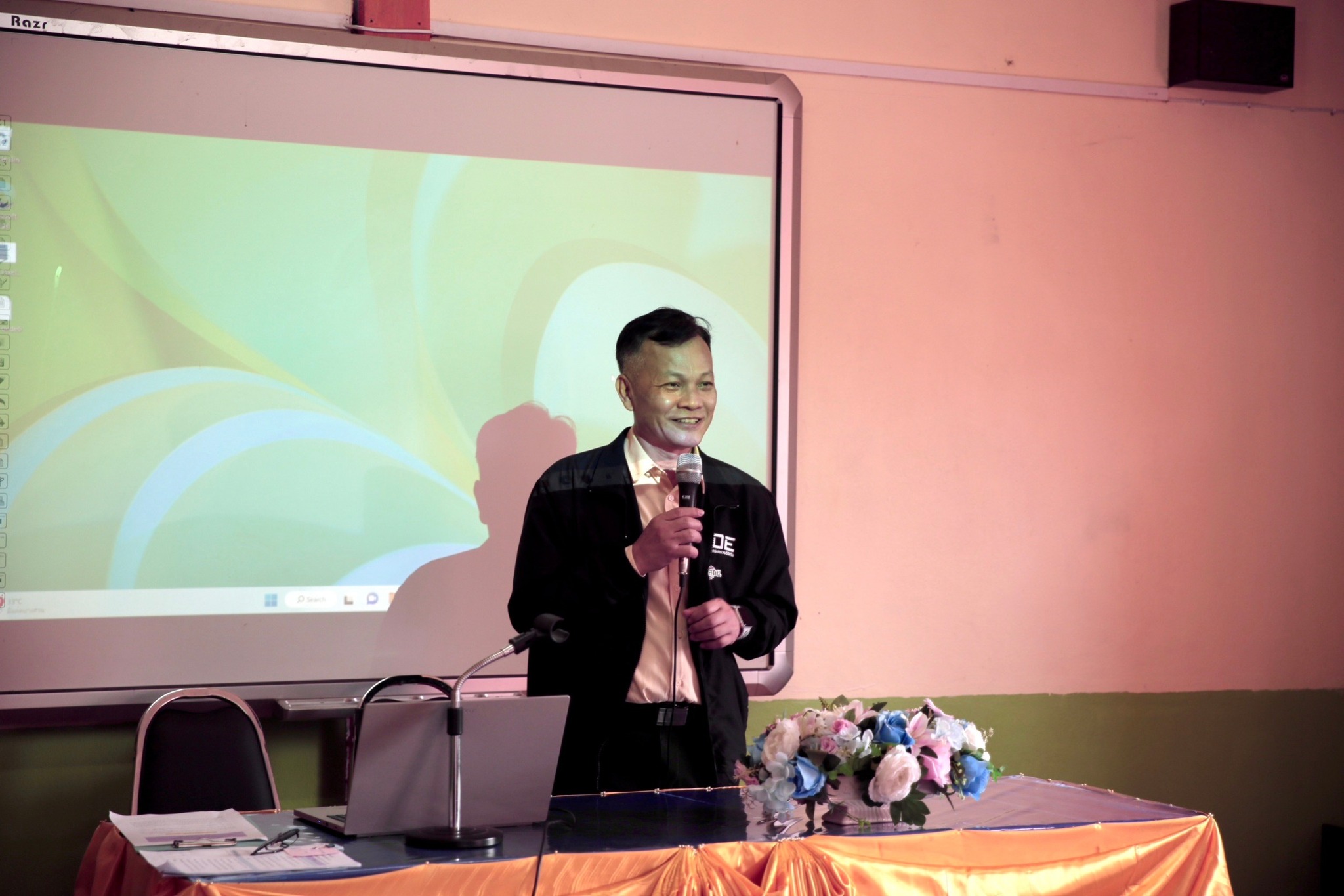 สดช.ลงพื้นที่จัดกิจกรรมสานฝันปันรักเพื่อน้อง ณ โรงเรียนบ้านเด่นชาติ จ.อุตรดิตถ์ ส่งเสริมการเรียนรู้และใช้เทคโนโลยีดิจิทัลในพื้นที่ห่างไกล