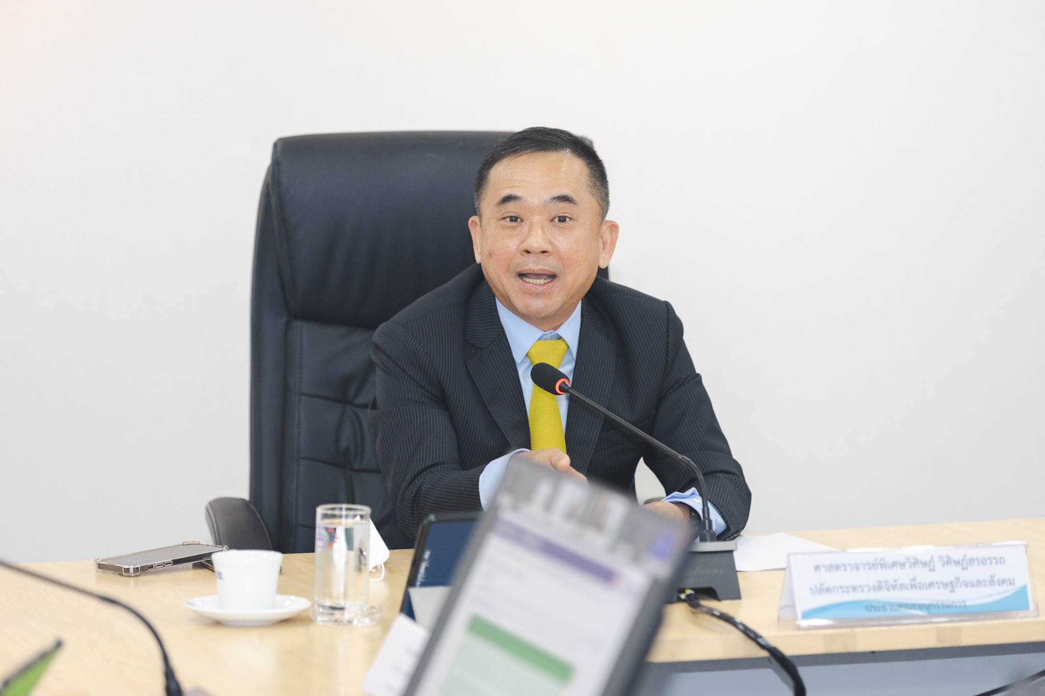 เลขาธิการ สดช. ร่วมประชุมคณะอนุกรรมการกลั่นกรองพิจารณาโครงการของกองทุนดีอี ครั้งที่ 2/2566