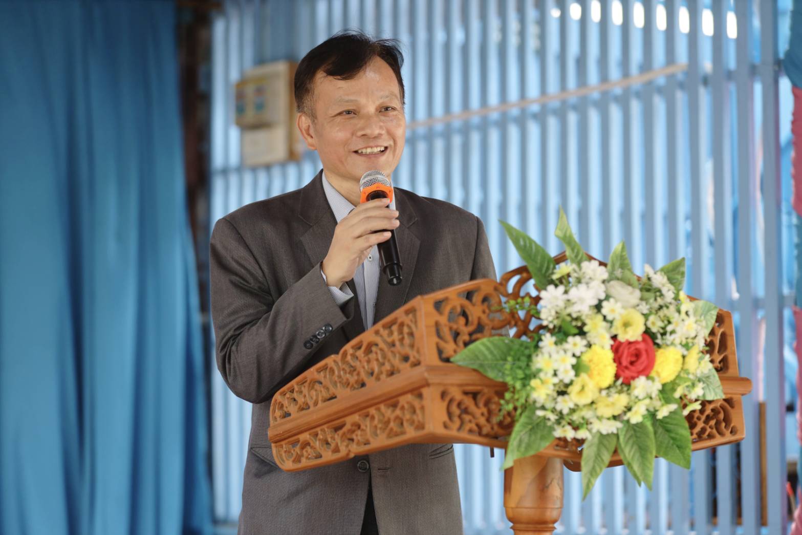 เลขาธิการ สดช. และคณะ ลงพื้นที่ตรวจเยี่ยมศูนย์ดิจิทัลชุมชน สุพรรณบุรี หวังเป็นแหล่งเรียนรู้ด้านเทคโนโลยีดิจิทัล