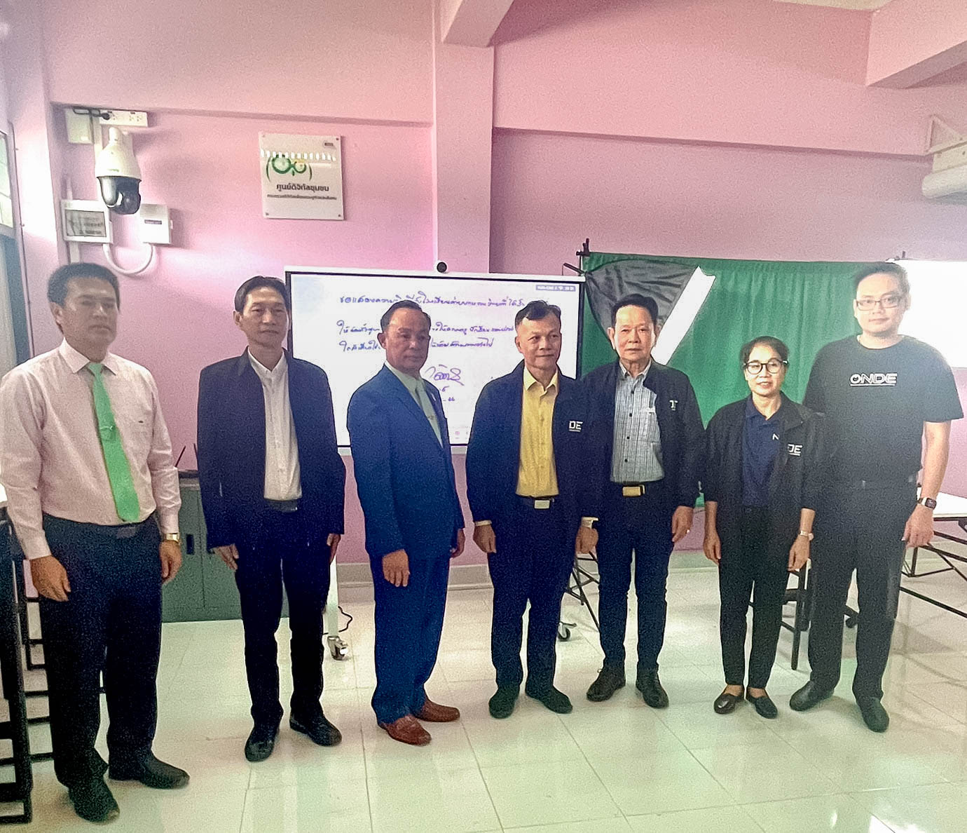 เลขาธิการ สดช. ตรวจเยี่ยมศูนย์ดิจิทัลชุมชนโรงเรียนค่ายบกหวานวิทยา จังหวัดหนองคาย