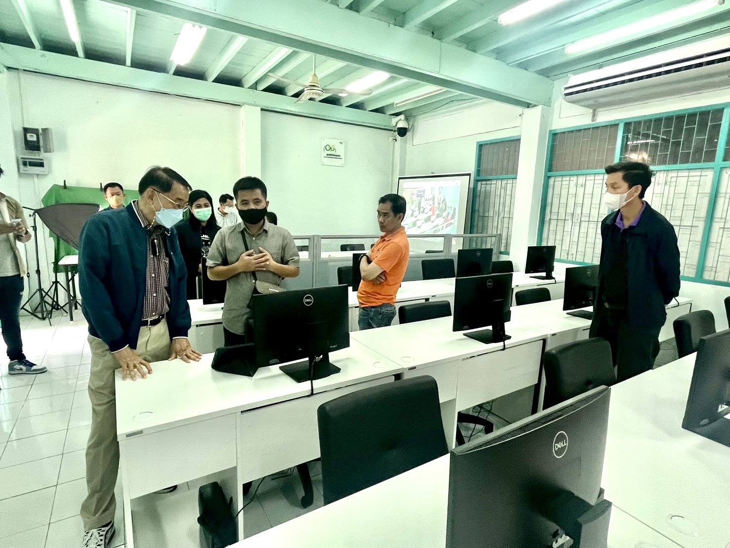 ผู้บริหาร สดช.ลงพื้นที่ตรวจเยี่ยมศูนย์ดิจิทัลชุมชนโรงเรียนวัดบ่อตะกั่ว จ.นครปฐม