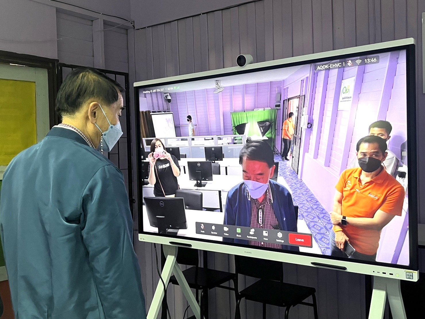 ผู้บริหาร สดช.ลงพื้นที่ติดตามผลการดำเนินงานศูนย์ดิจิทัลชุมชนโรงเรียนวัดน้อย จ.นครปฐม