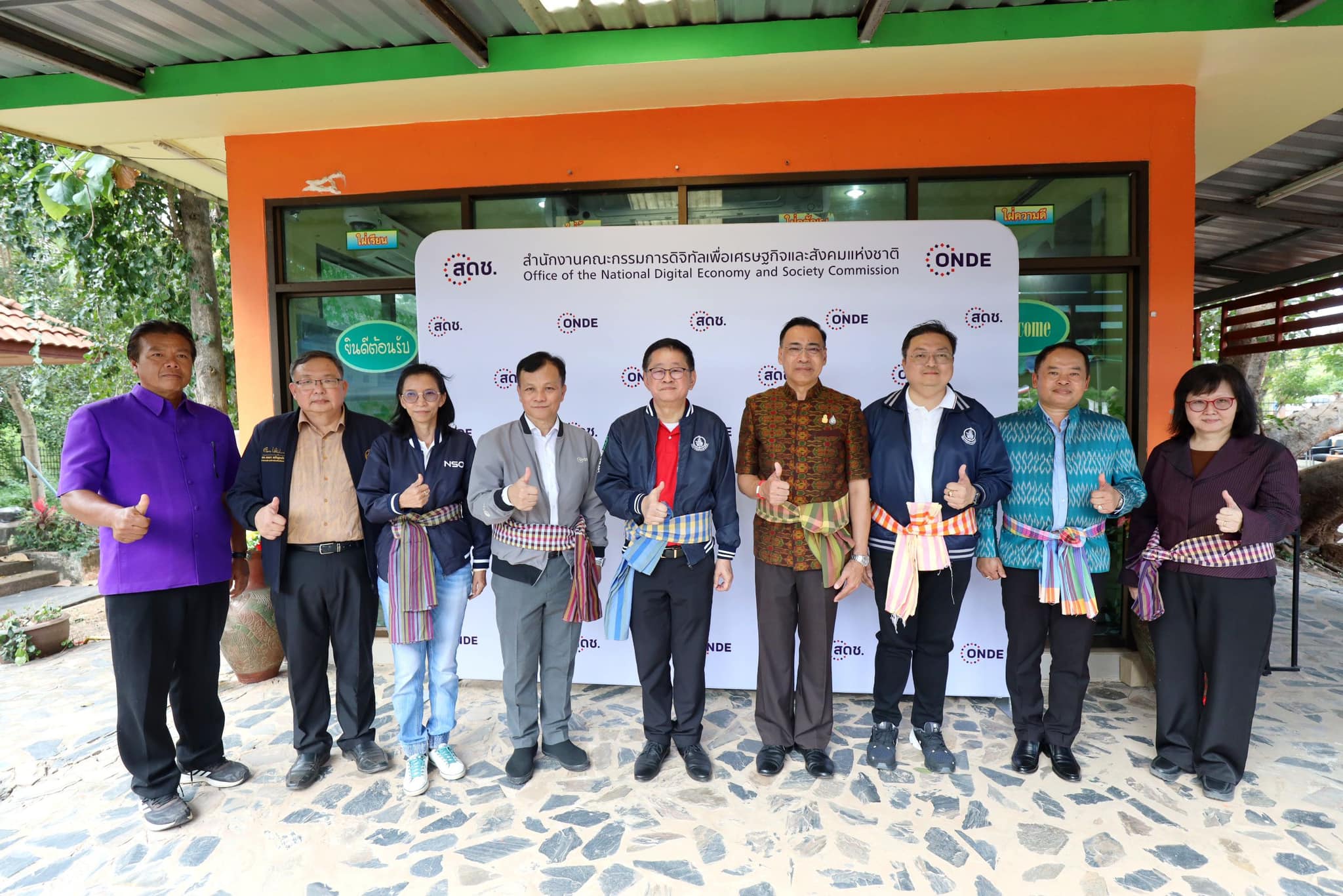 รมว.ดีอี นำทีม สดช. ลงพื้นที่โคราช เปิดศูนย์ดิจิทัลชุมชนตำบลมะเกลือใหม่ มุ่งหวังเป็นแหล่งเรียนรู้ด้านเทคโนโลยีดิจิทัลของคนในพื้นที่ และเข้าถึงข้อมูลข่าวสารของภาครัฐมากขึ้น