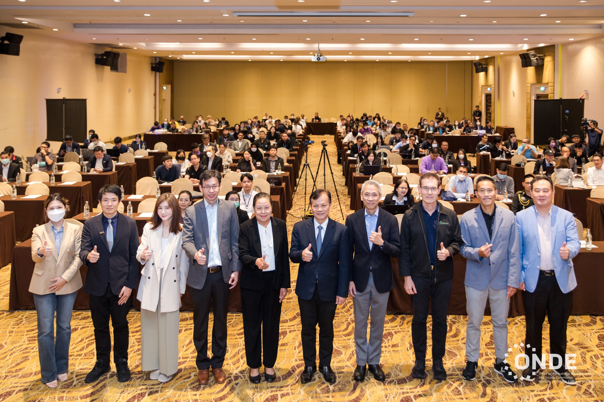 สดช. ขับเคลื่อนนโยบาย Cloud First Policy จัดเวทีประชาสัมพันธ์ผลการศึกษาและ (ร่าง) ข้อเสนอแนะเชิงนโยบาย กฎระเบียบ มาตรการ มาตรฐานที่เกี่ยวข้องกับการให้และการใช้บริการระบบคลาวด์ที่เหมาะสม สำหรับหน่วยงาน