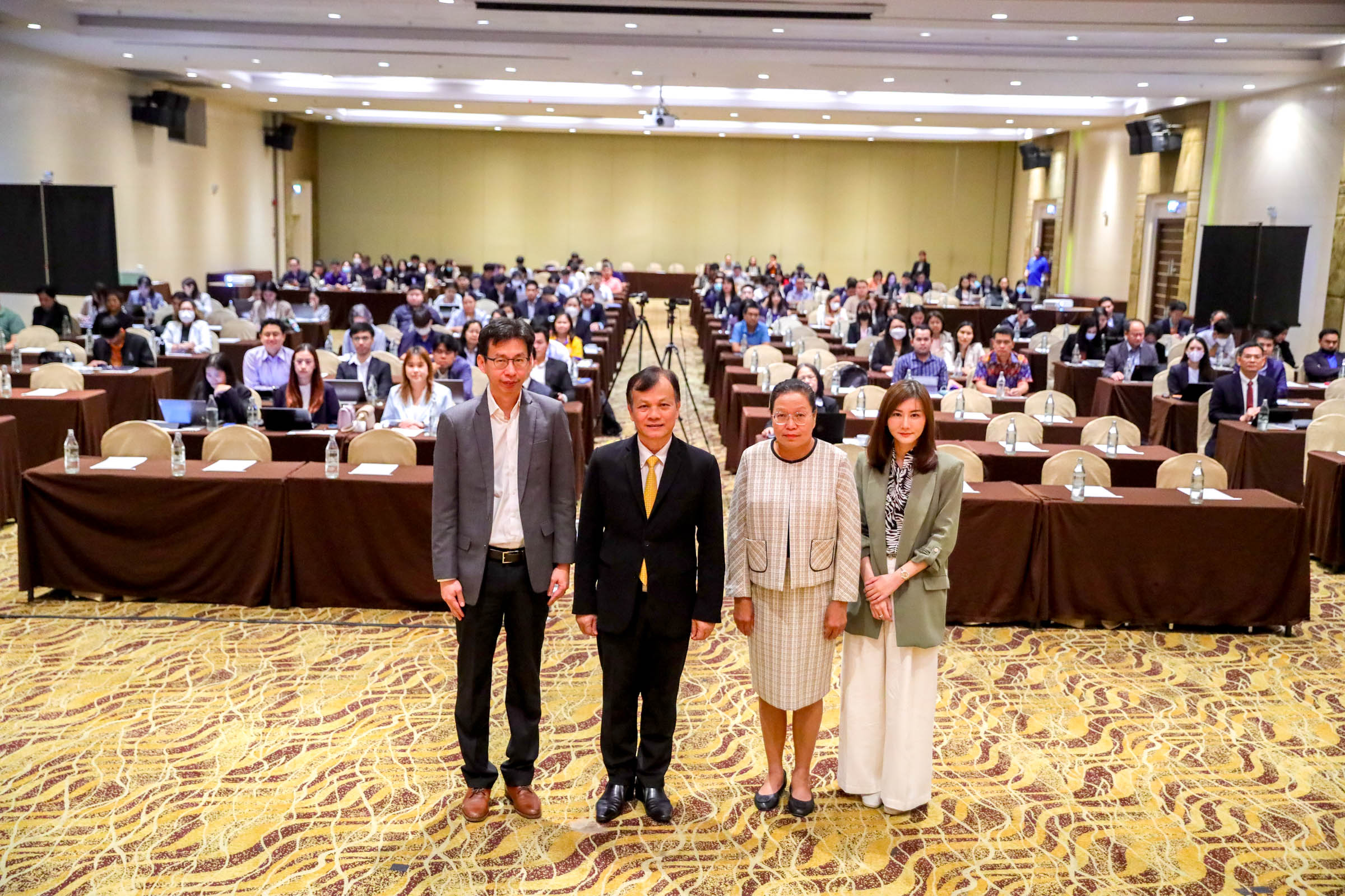 สดช. จัดเวทีเผยแพร่ผลการศึกษาการขับเคลื่อนยุทธศาสตร์ข้อมูลของประเทศไทย ภายใต้แนวคิด “รัฐบาลยุคดิจิทัล เคลื่อนไทยด้วยยุทธศาสตร์ข้อมูล”