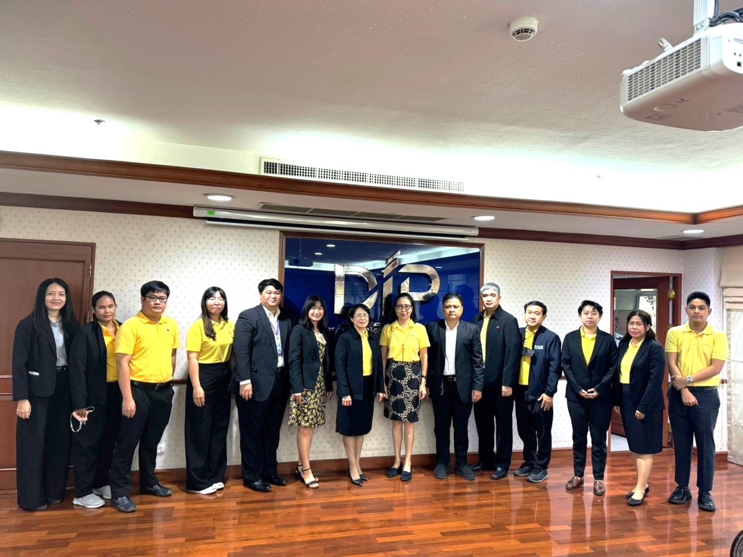 รองเลขาธิการ สดช. ร่วมหารือแนวทางขับเคลื่อนตัวชี้วัดขีดความสามารถในการแข่งขันด้านดิจิทัลของประเทศไทยด้านการลดการละเมิดลิขสิทธิ์ซอฟต์แวร์