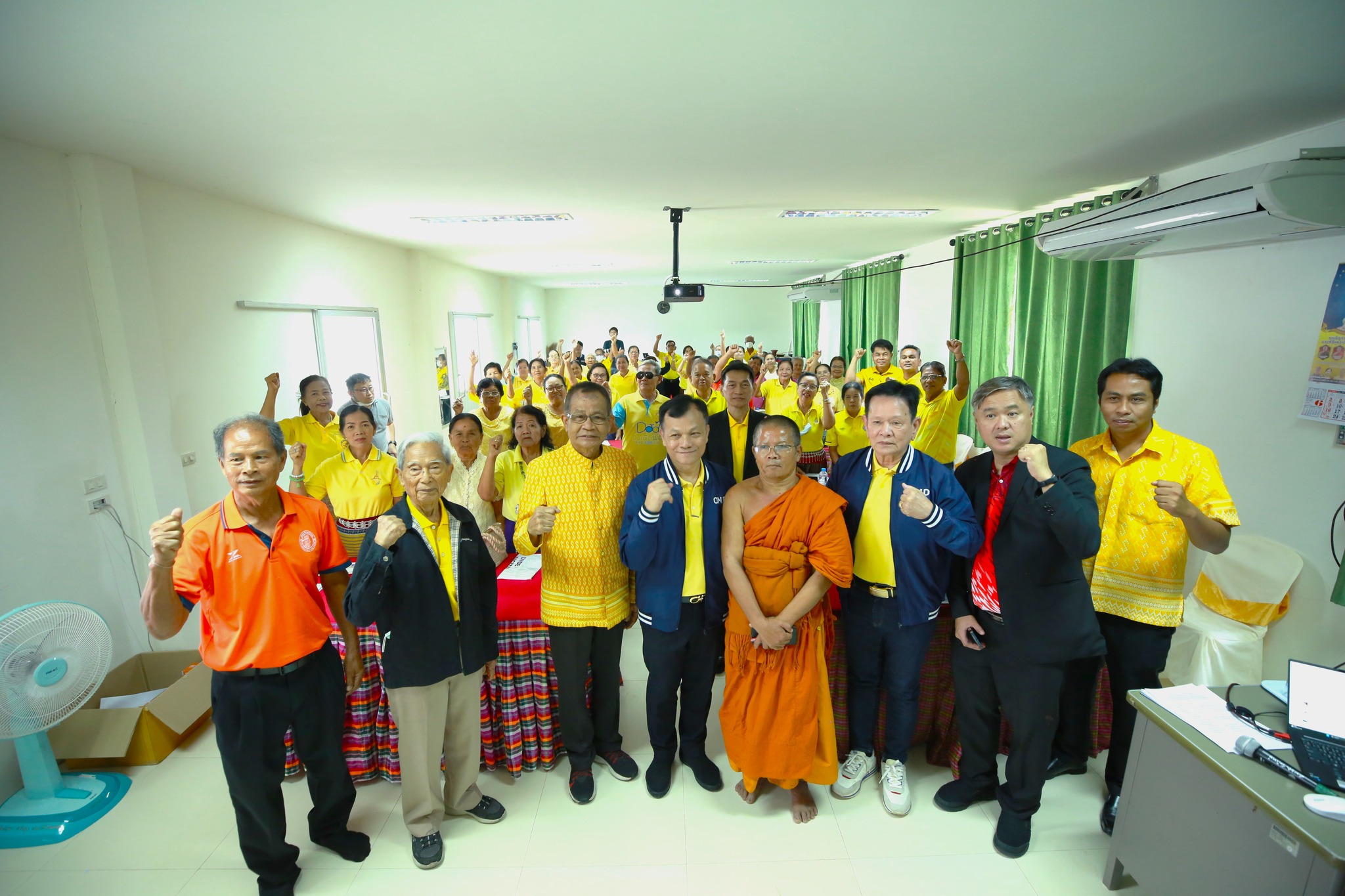 เลขาธิการ สดช. ลงพื้นที่บุรีรัมย์ เปิดฝึกอบรมกิจกรรมยกระดับสมรรถนะประชากร เพื่อให้พร้อมเข้าสู่การเป็นพลเมืองดิจิทัล