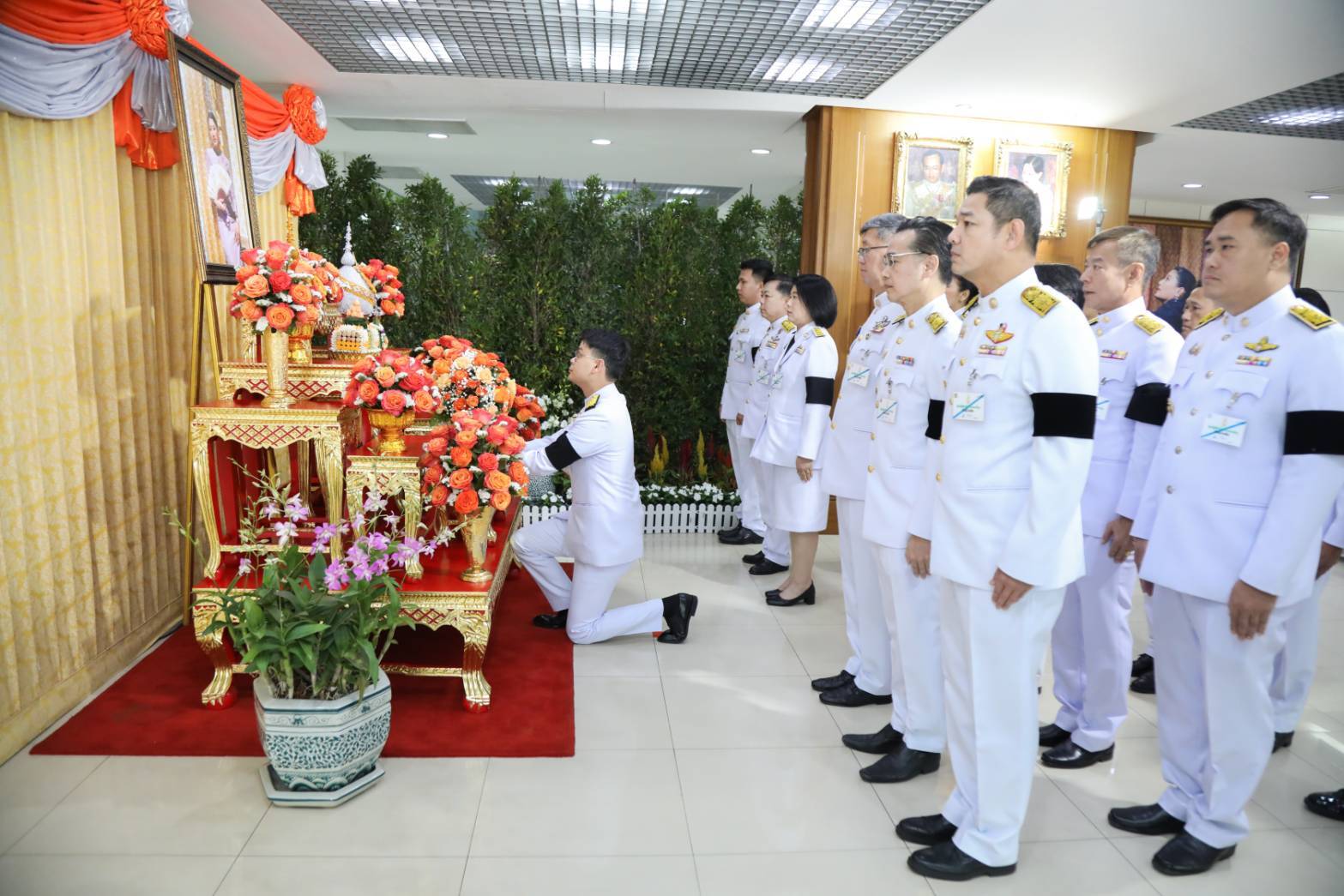 BDE ร่วมถวายแจกันดอกไม้ พร้อมลงนามถวายพระพร แด่สมเด็จพระเจ้าลูกเธอ เจ้าฟ้าสิริวัณณวรี นารีรัตนราชกัญญา