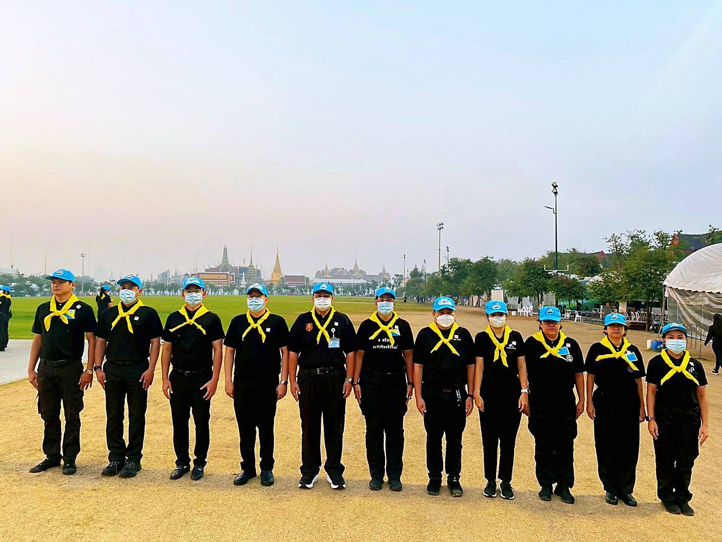 BDE ร่วมสนับสนุนจิตอาสาพระราชทาน อำนวยความสะดวกให้แก่ประชาชน ในภารกิจถวายสักการะพระบรมศพ สมเด็จพระนางเจ้าสิริกิติ์ พระบรมราชินีนาถ พระบรมราชชนนีพันปีหลวง