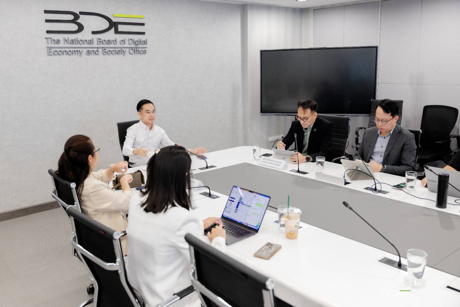 BDE จัดประชุมเพื่อพิจารณาการแสดงเจตนารมณ์ของประเทศไทยในการปฏิบัติตามข้อเสนอแนะของสภาด้านปัญญาประดิษฐ์