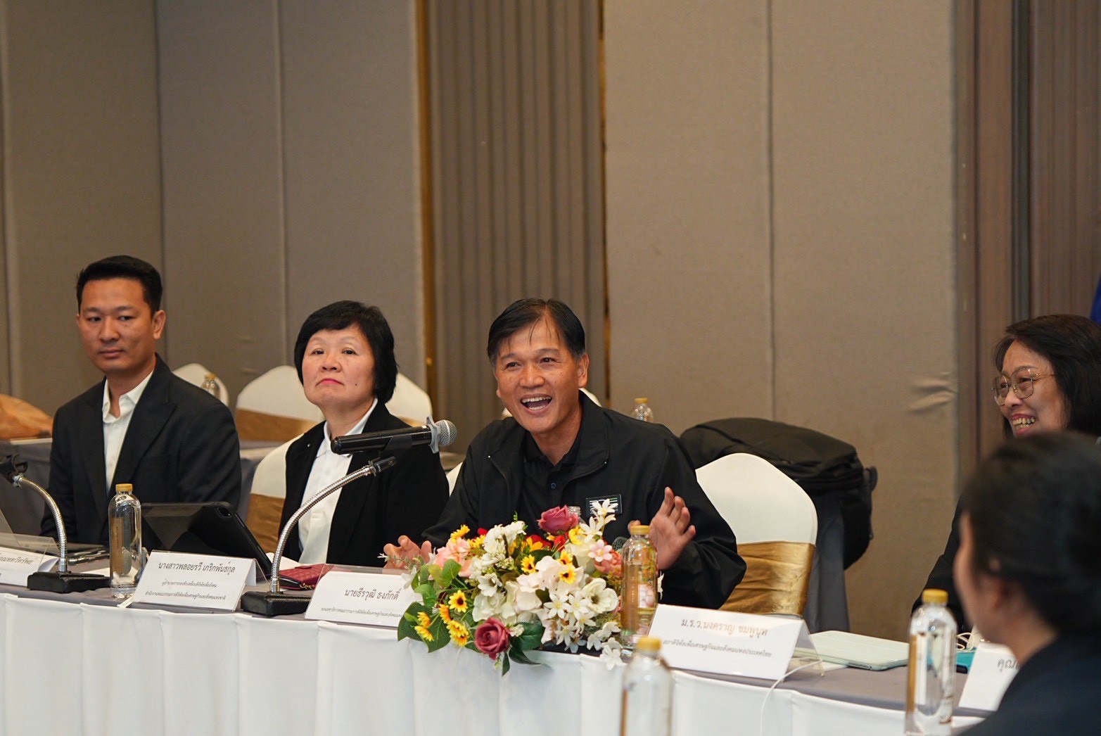 BDE ลงพื้นที่ภูเก็ต เปิดรับฟังความคิดเห็นจัดทำหลักสูตรที่ตอบโจทย์ในการพัฒนากำลังคนด้านดิจิทัลระดับพื้นที่ให้พร้อมเข้าสู่ยุคเศรษฐกิจและสังคมดิจิทัล