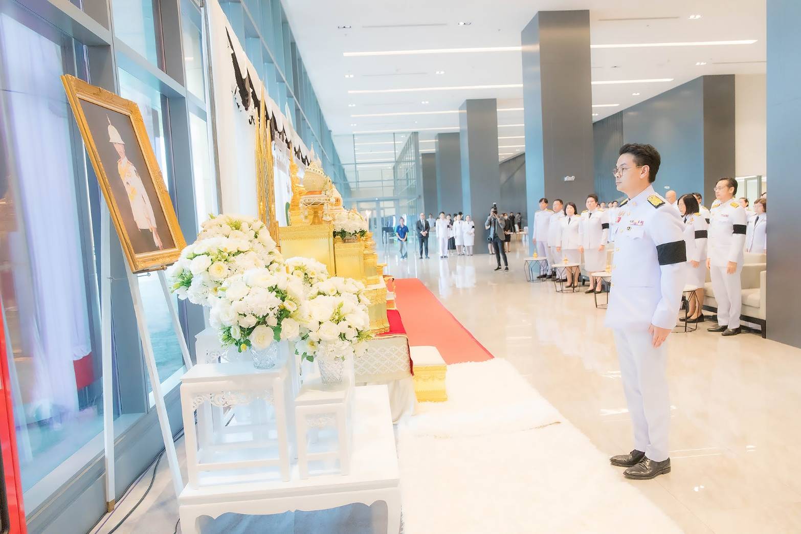 ดีอี จัดพิธีบําเพ็ญกุศล ครบ 7 วัน (สัตตมวาร) และพิธีน้อมรําลึกในพระกรุณาธิคุณ สมเด็จพระเจ้าลูกเธอ เจ้าฟ้าพัชรกิติยาภา นเรนทิราเทพยวดี กรมหลวงราชสาริณีสิริพัชร มหาวัชรราชธิดา