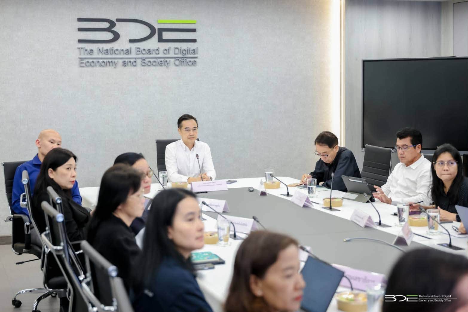 BDE ประชุมหารือผู้บริหาร พร้อมมอบนโยบายและติดตามผลการดำเนินงานโครงการที่สำคัญ