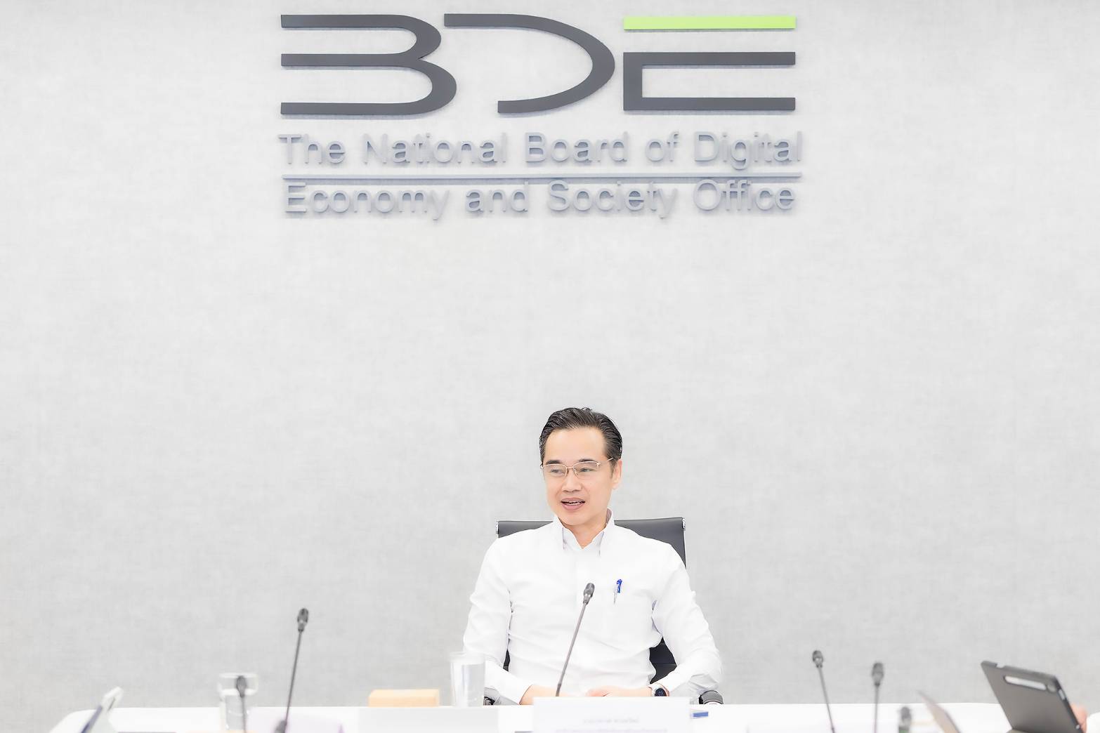BDE ประชุมหารือผู้บริหาร พร้อมมอบนโยบายและติดตามผลการดำเนินงานโครงการที่สำคัญ