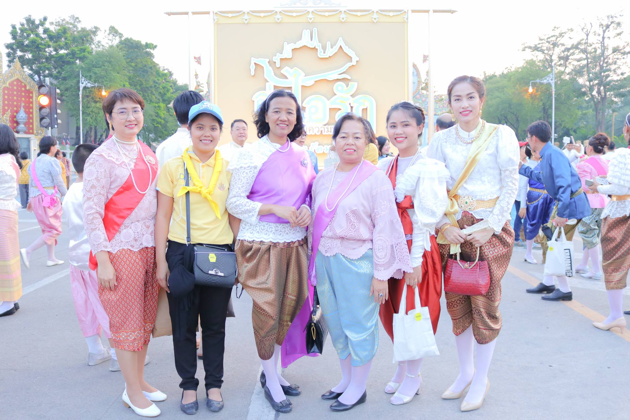 สดช.ร่วมสัมผัสบรรยากาศ อุ่นไอรัก คลายความหนาว สายน้ำแห่งรัตนโกสินทร์