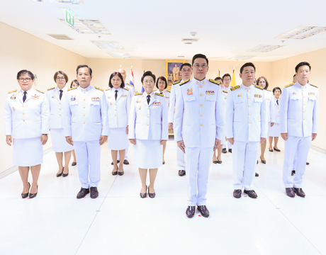 ลดช.ร่วมพิธีถวายพระพรชัยมงคล พระบาทสมเด็จพระปรเมนทรรามาธิบดีศรีสินทรมหาวชิราลงกรณ พระวชิรเกล้าเจ้าอยู่หัว รัชกาลที่ ๑๐ เนื่องในวันฉัตรมงคล (๔ พฤษภาคม)